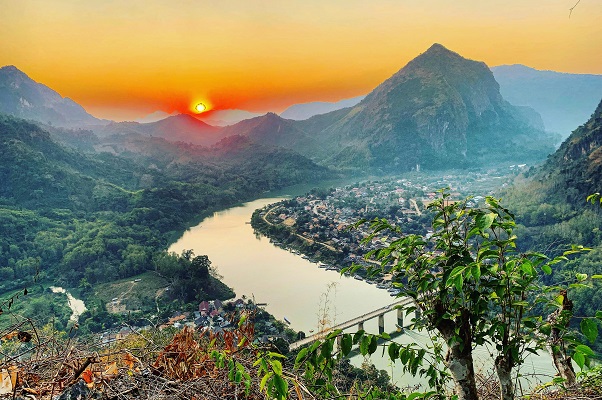 Sleeper Bus from Hanoi to Nong Khiaw